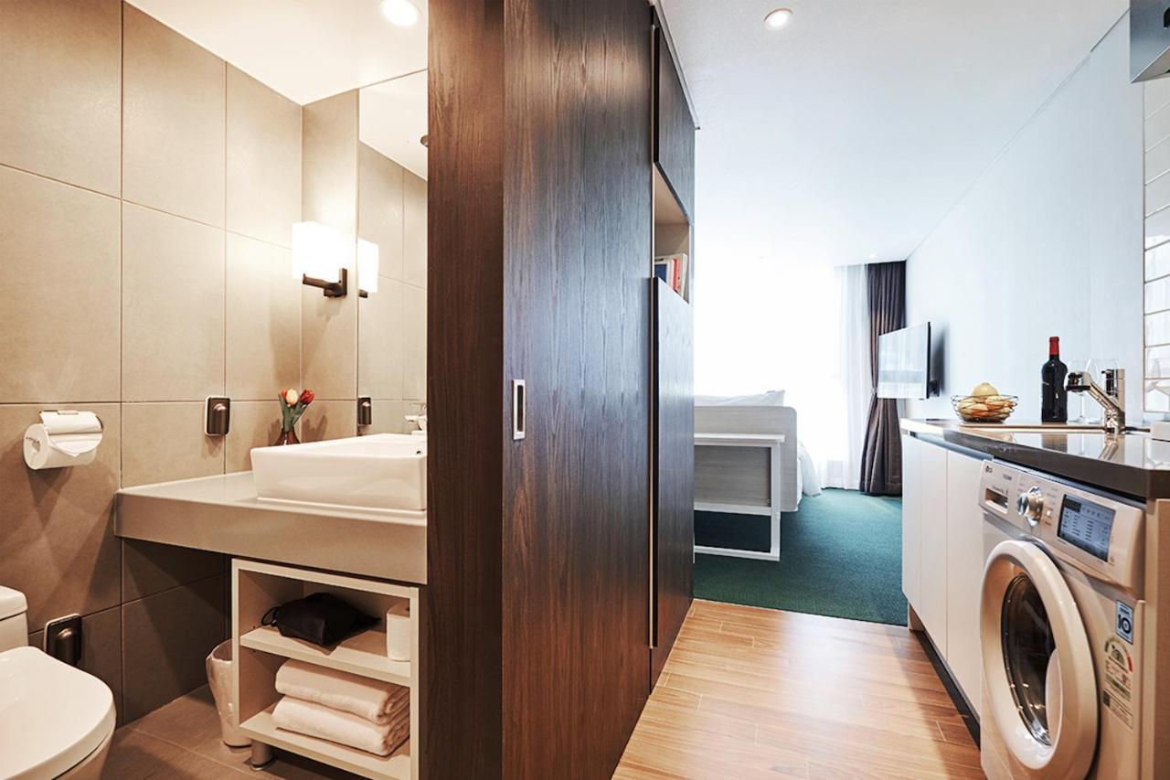 Jeju Pureun Hotel Сеогвипо Екстериор снимка
