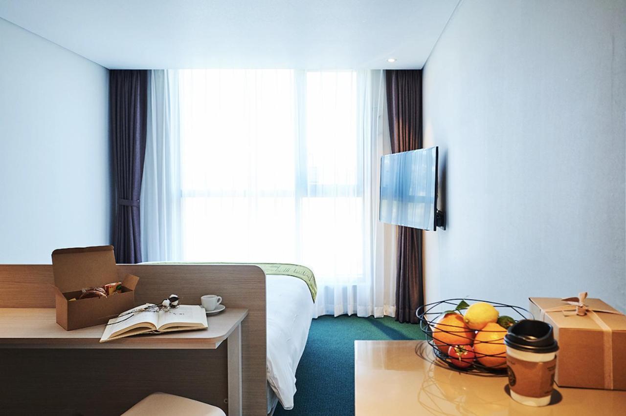 Jeju Pureun Hotel Сеогвипо Екстериор снимка