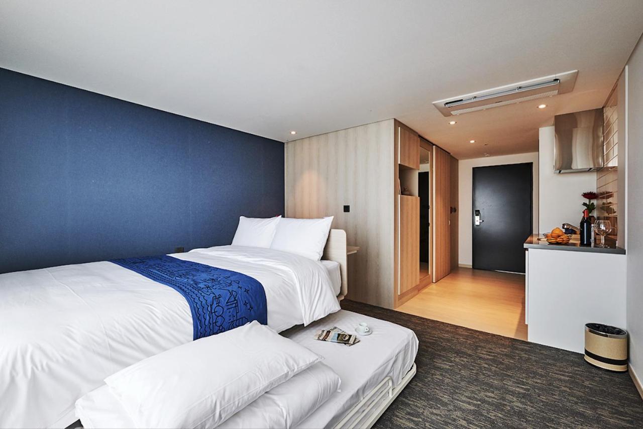 Jeju Pureun Hotel Сеогвипо Екстериор снимка