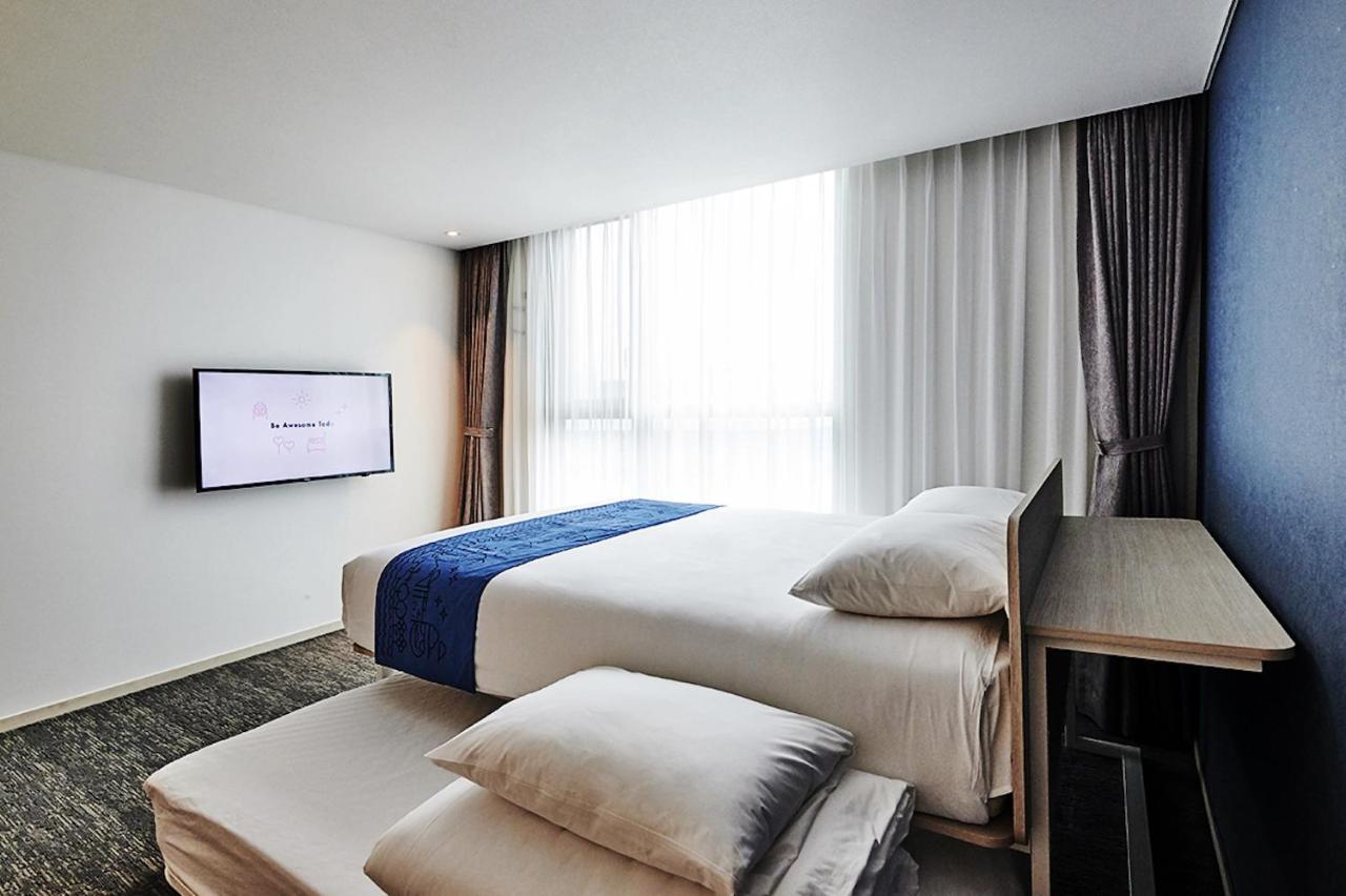 Jeju Pureun Hotel Сеогвипо Екстериор снимка