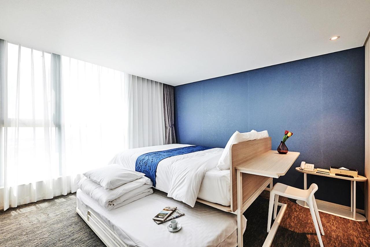 Jeju Pureun Hotel Сеогвипо Екстериор снимка