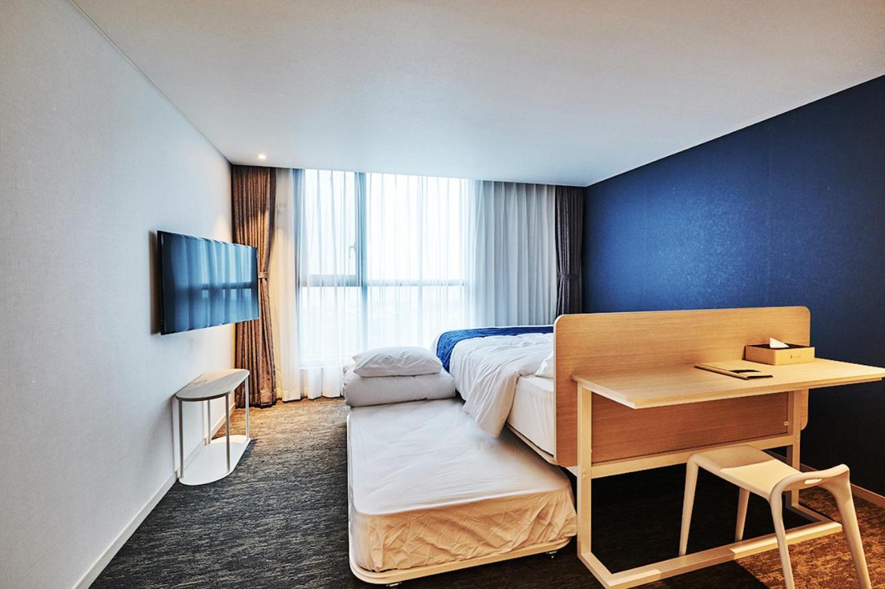 Jeju Pureun Hotel Сеогвипо Екстериор снимка