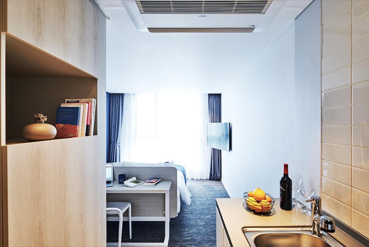 Jeju Pureun Hotel Сеогвипо Екстериор снимка
