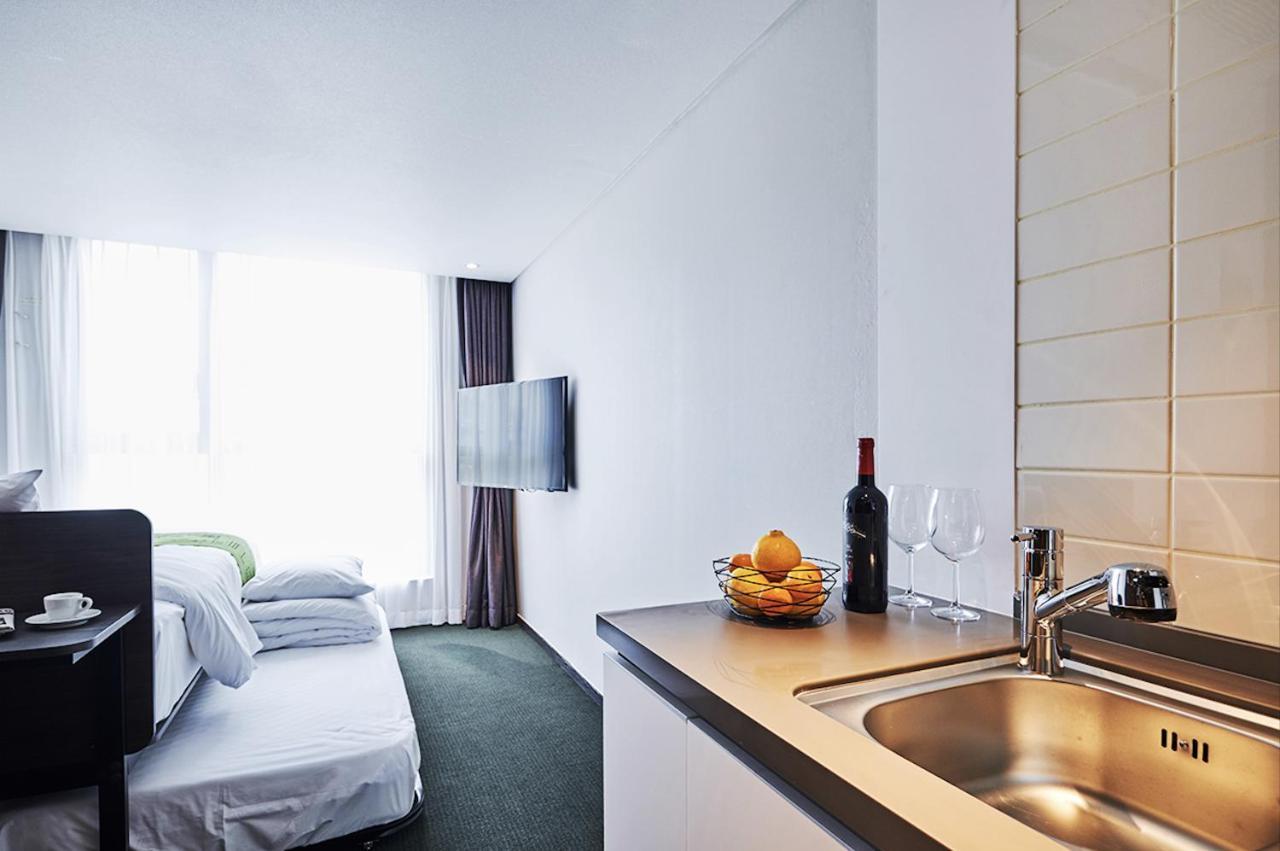 Jeju Pureun Hotel Сеогвипо Екстериор снимка