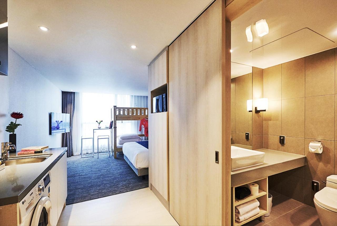 Jeju Pureun Hotel Сеогвипо Екстериор снимка